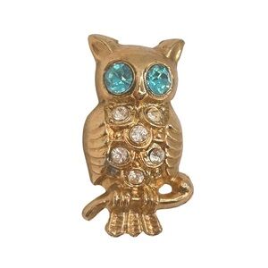 Vintage Gold Tone Aqua Blue Rhinestone Crystal Eyes Owl Brooch Pin